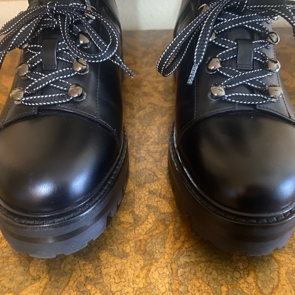 Valentino Garavani Combat boot black, mid calf size 8.5 - Picture 9 of 14